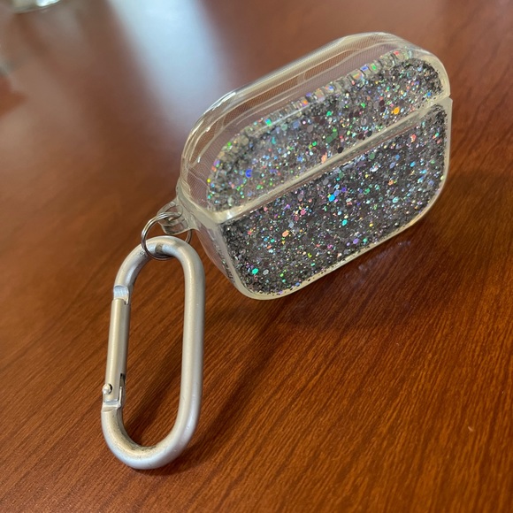 Apple AirPods Pro Case - Picture 3 of 4